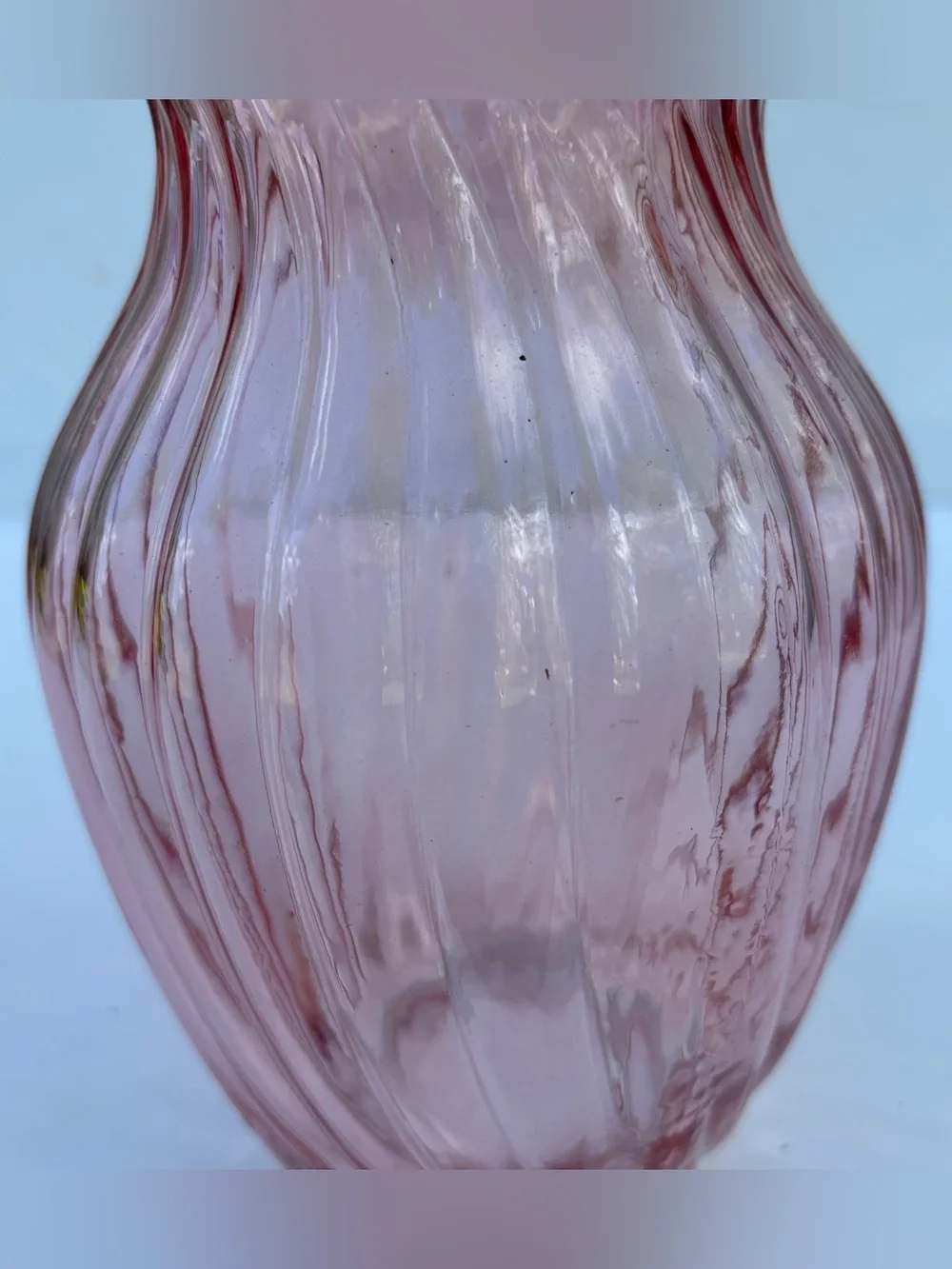 Vintage Style Pink Ribbed Swirl Glass Flower Vase grandmillennial cottagecore 8”
